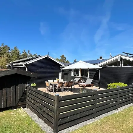 Aviaya - 350m From The Sea By Interhome *